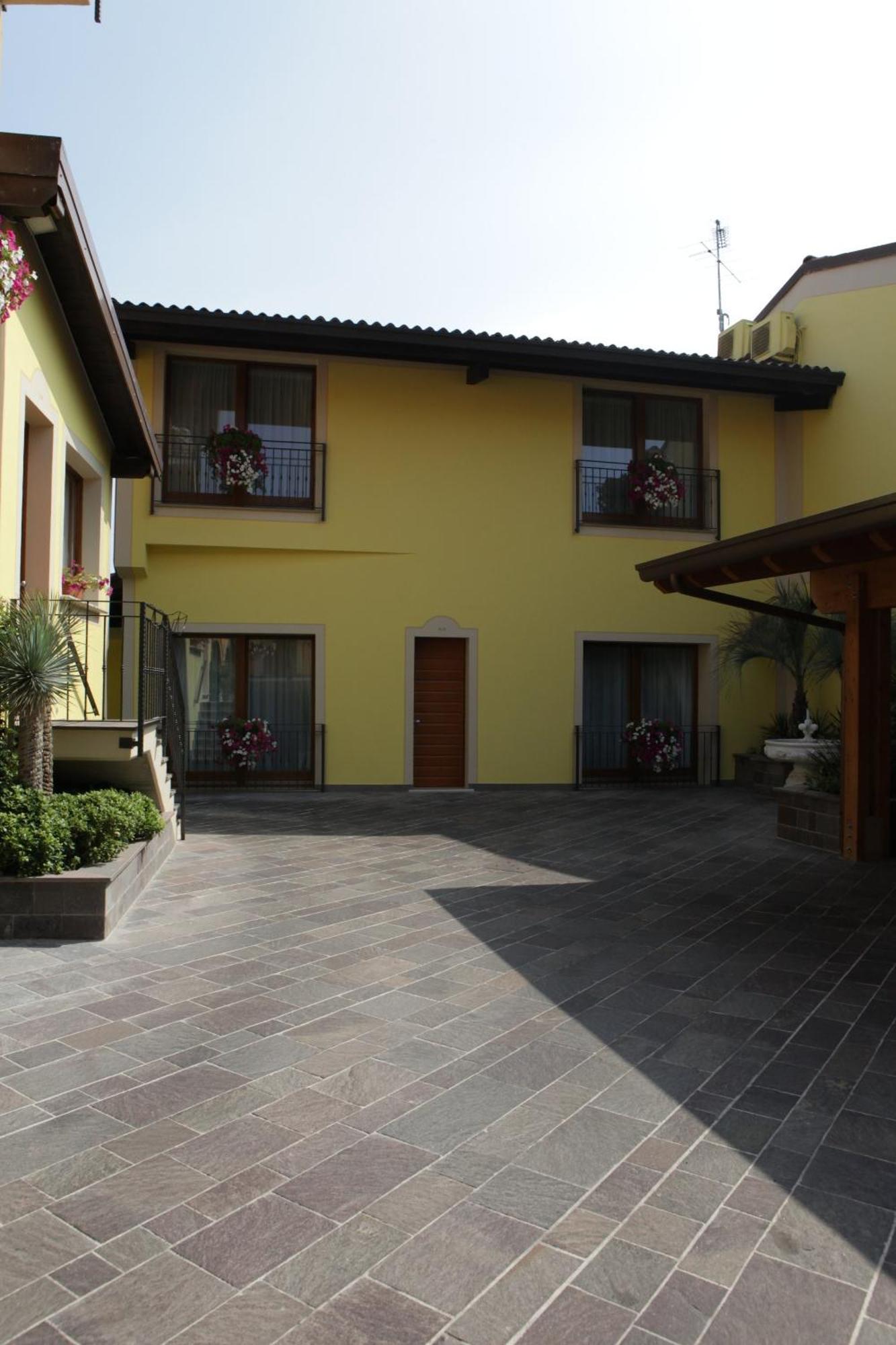 Agriturismo Il Barone Moniga del Garda Exterior photo